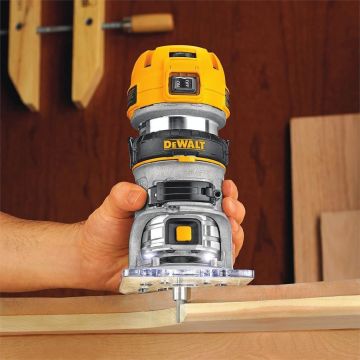 Dewalt D26204K Freze Makinesi